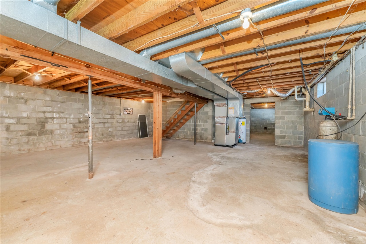 10798 Pleasant Lake Road, Delton, MI, 49046-9562