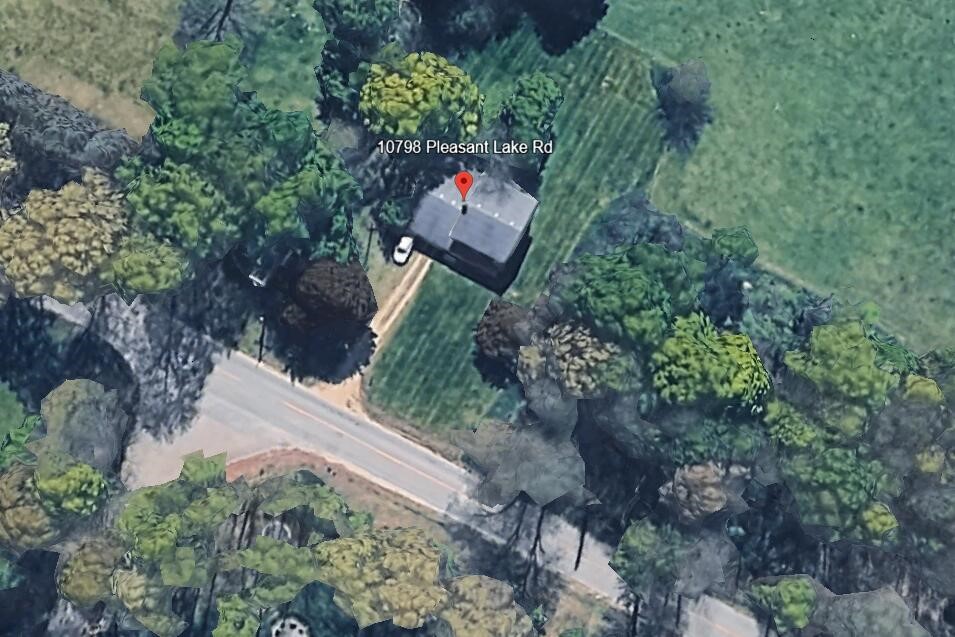 10798 Pleasant Lake Road, Delton, MI, 49046-9562