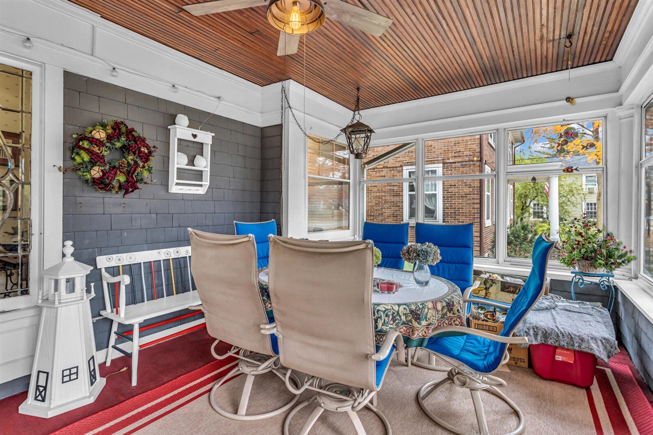 218 4th Street, Jackson, MI, 49201-1260