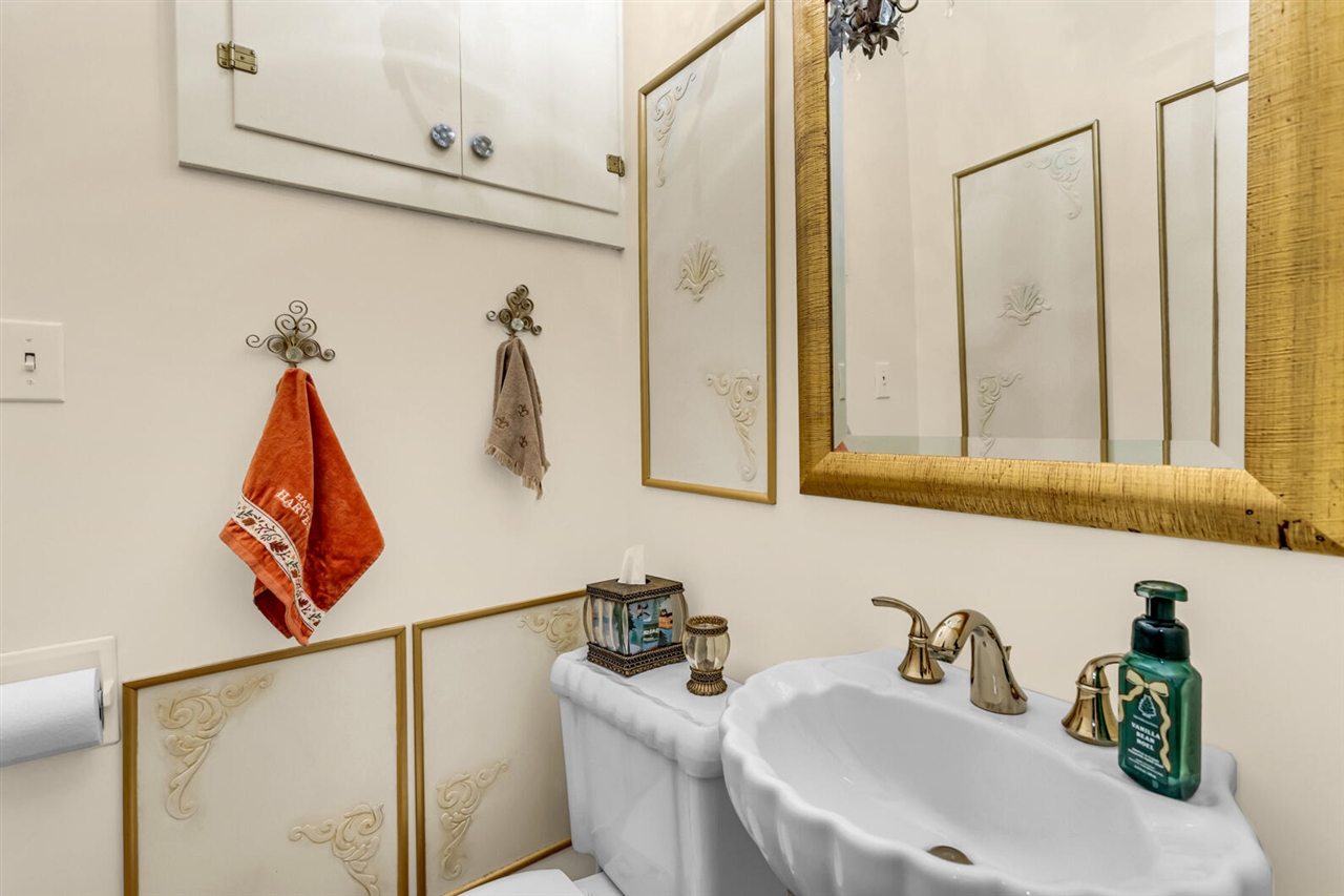 218 4th Street, Jackson, MI, 49201-1260