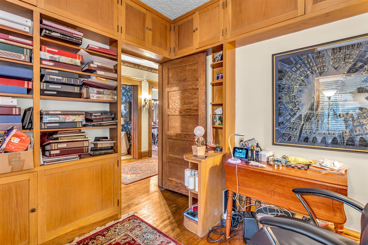 218 4th Street, Jackson, MI, 49201-1260