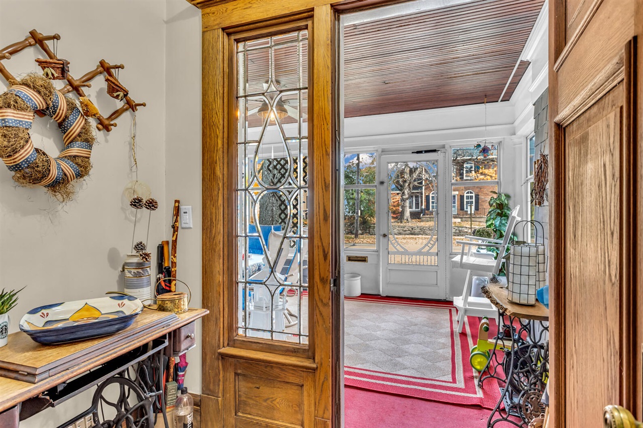 218 4th Street, Jackson, MI, 49201-1260