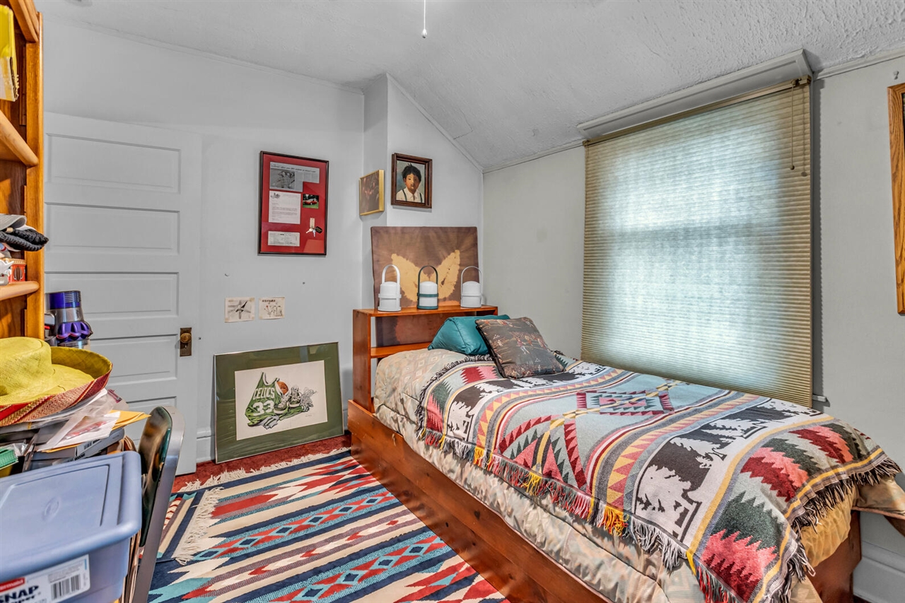 218 4th Street, Jackson, MI, 49201-1260