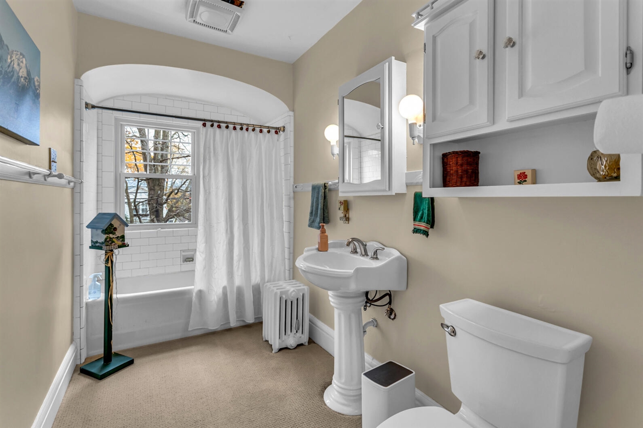 218 4th Street, Jackson, MI, 49201-1260