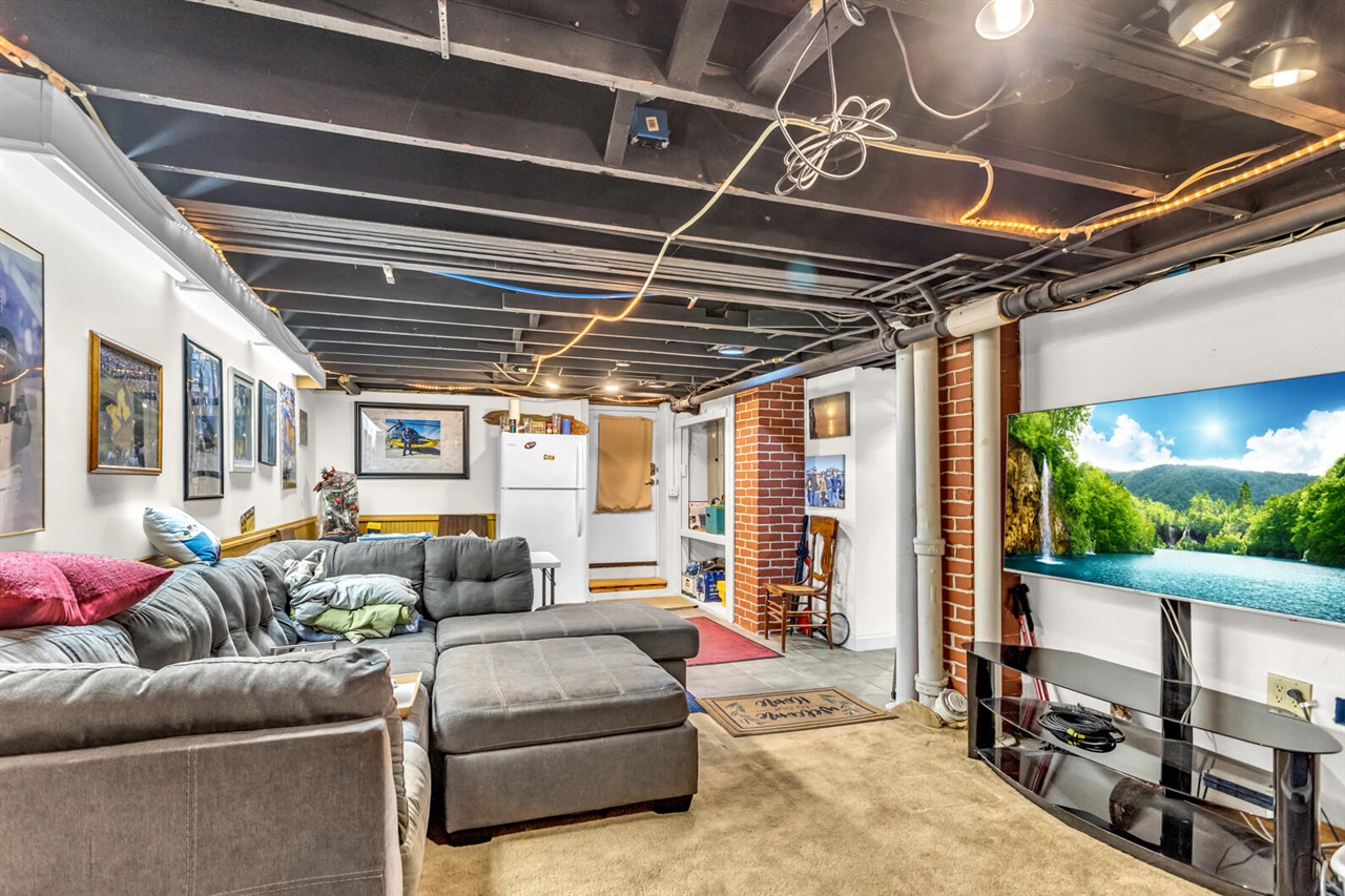 218 4th Street, Jackson, MI, 49201-1260