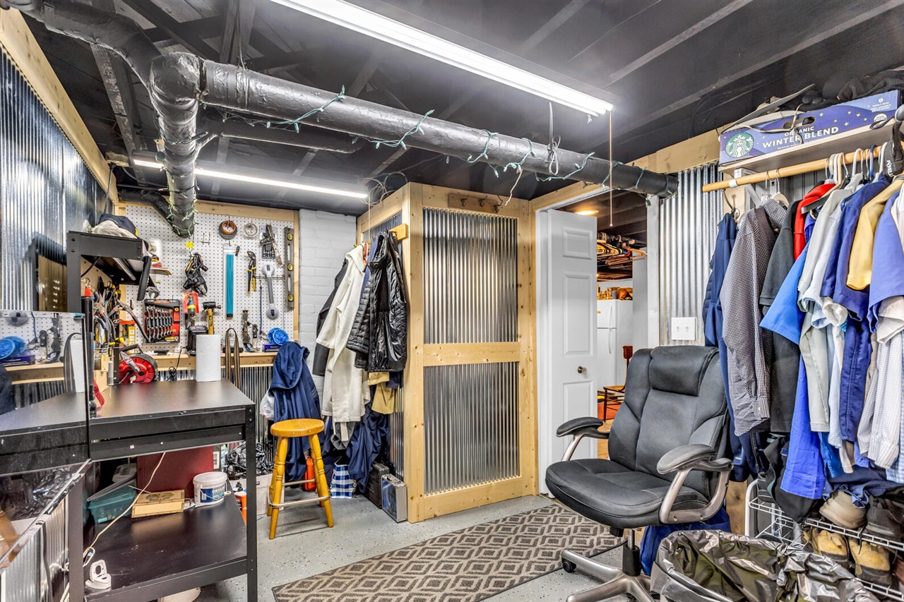 218 4th Street, Jackson, MI, 49201-1260