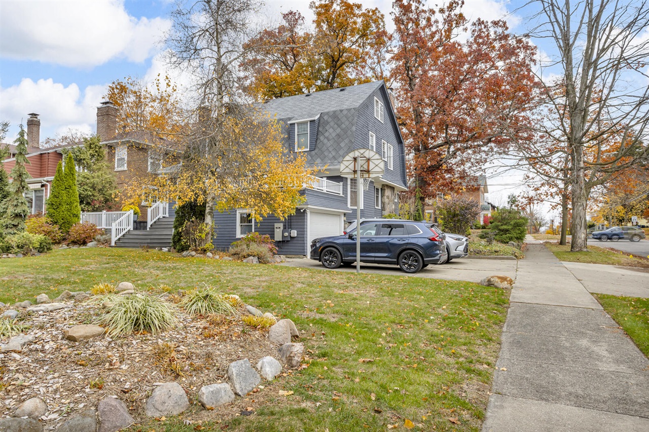 218 4th Street, Jackson, MI, 49201-1260