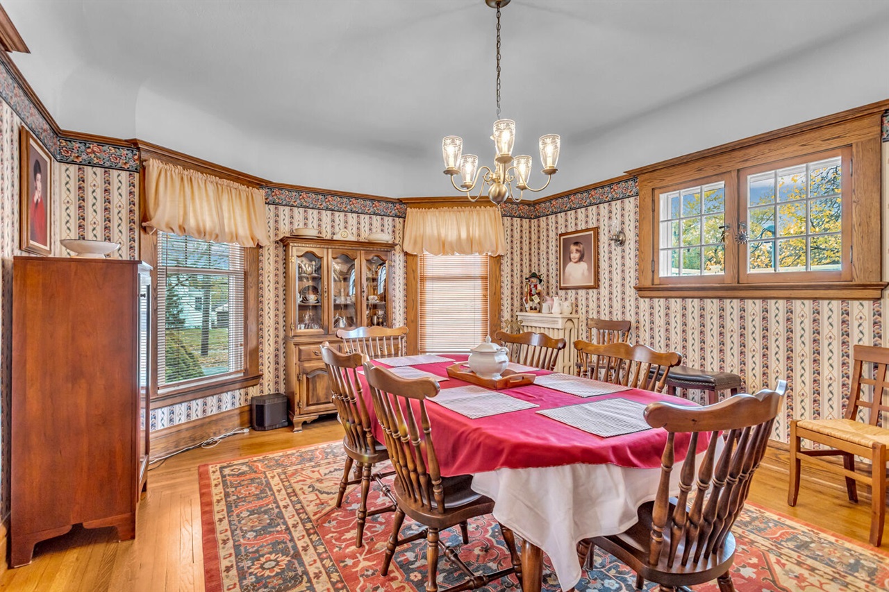 218 4th Street, Jackson, MI, 49201-1260