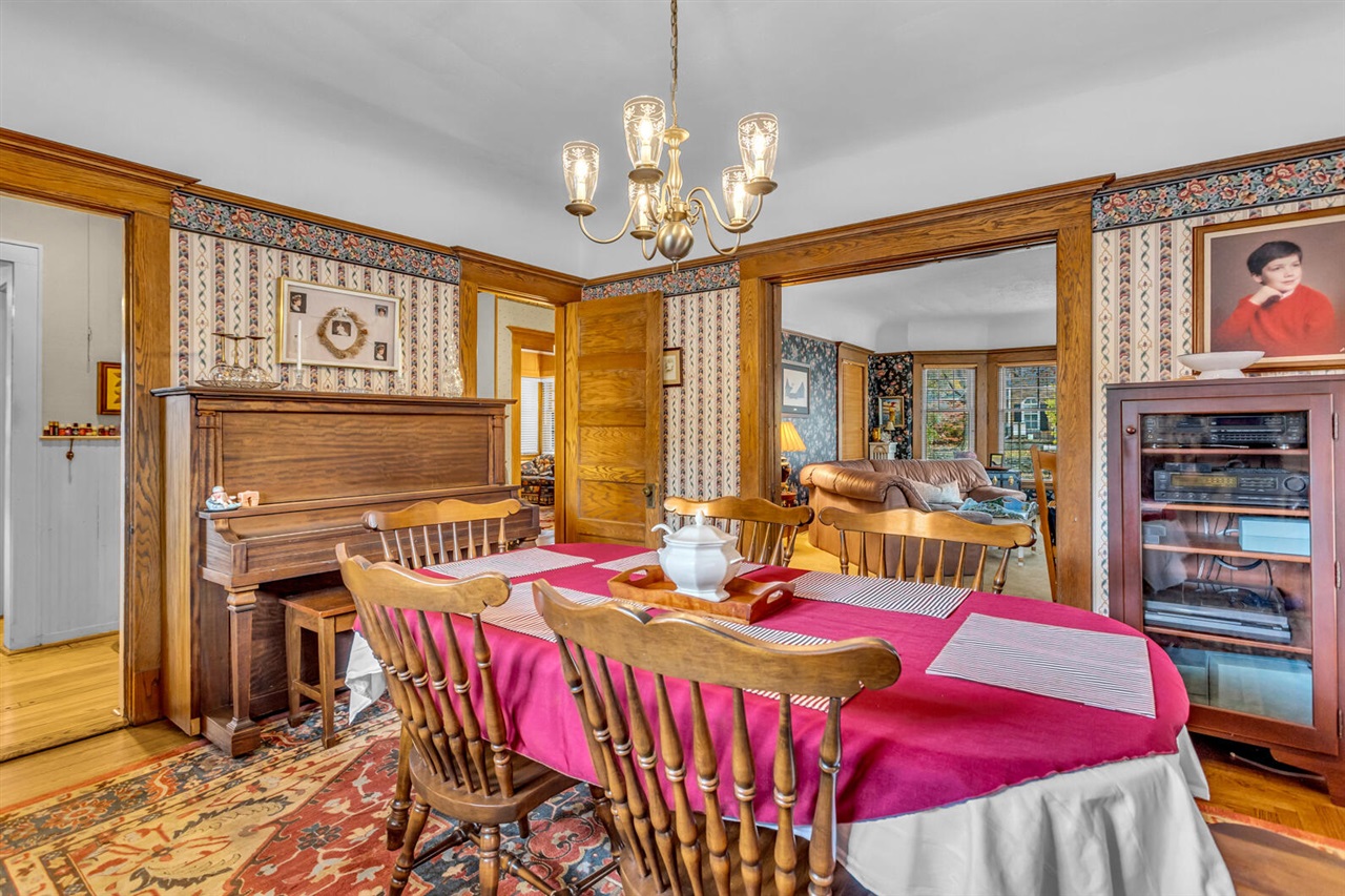 218 4th Street, Jackson, MI, 49201-1260