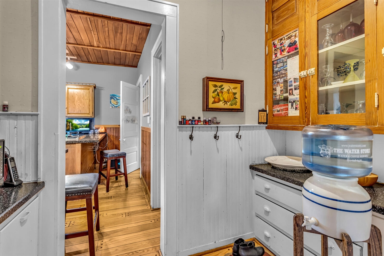 218 4th Street, Jackson, MI, 49201-1260