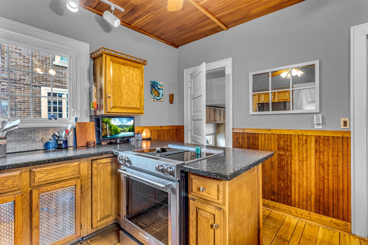 218 4th Street, Jackson, MI, 49201-1260