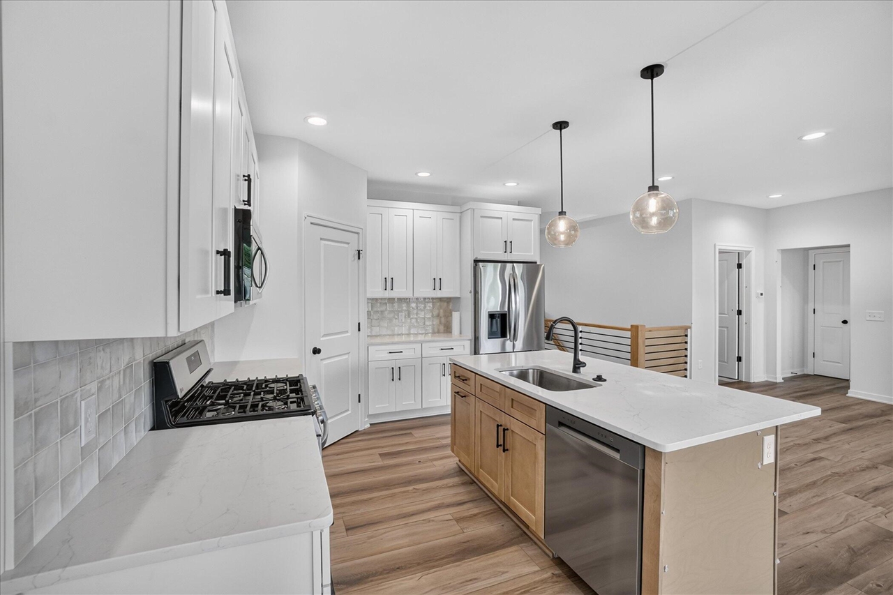 Photo 3 of Condo for sale at 3704 Marabella Pl, Kalamazoo, MI 49006 | MLS# 70515482 | Listing updated on 2026-09-15