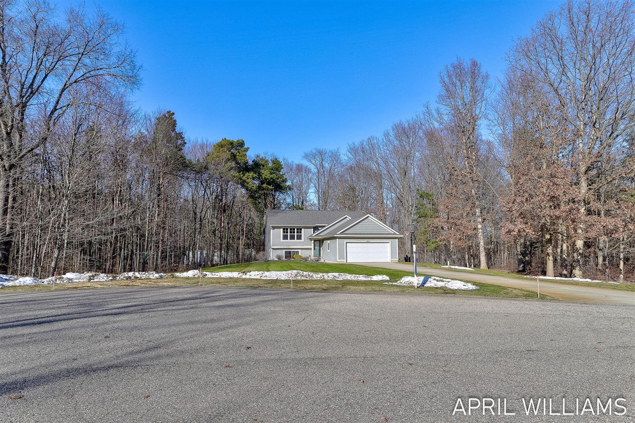 Homes for sale in Allendale, MI | 6919 Pinestead Ct, Allendale, MI 49401 | MLS# 70515513