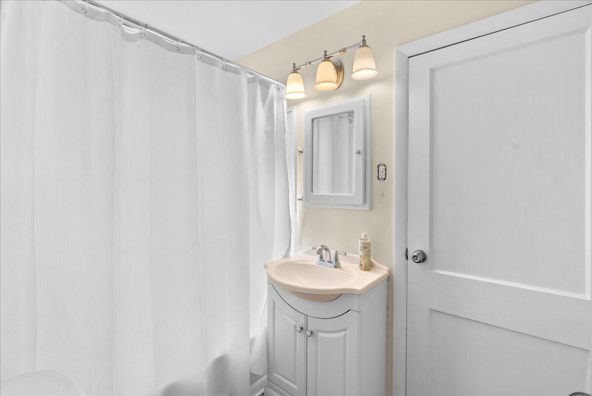 10101 Carpenter Road, Flushing, MI, 48433-1047