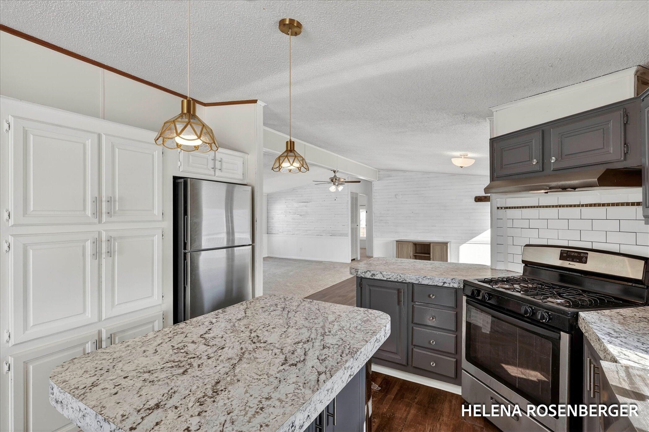 1815 Daisy Lane, Kent City, MI, 49330