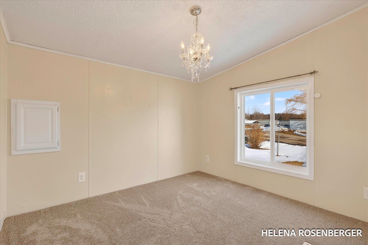 1815 Daisy Lane, Kent City, MI, 49330