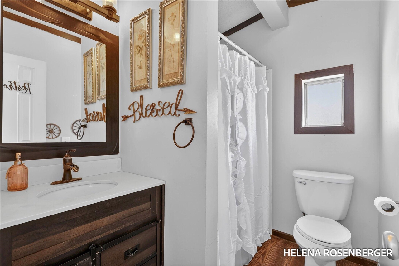 1815 Daisy Lane, Kent City, MI, 49330