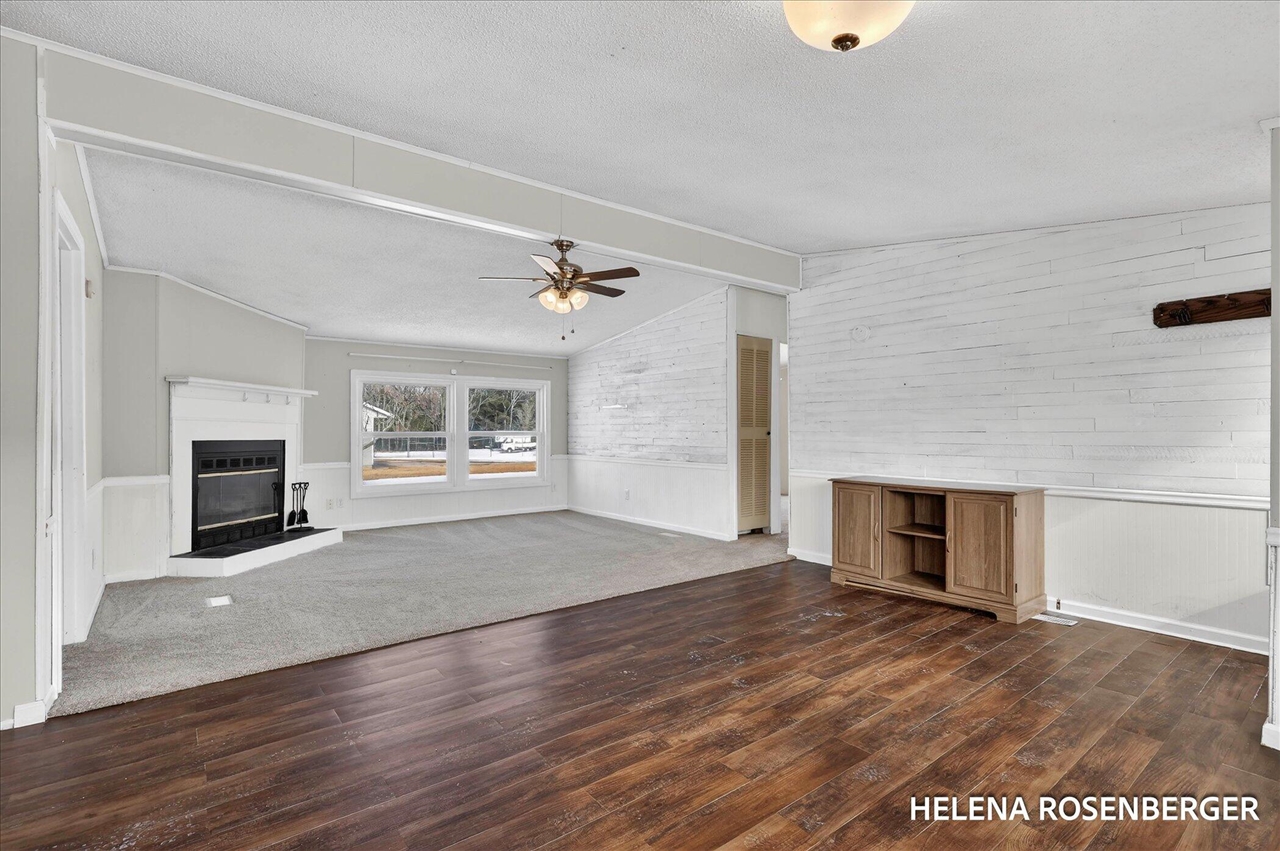 1815 Daisy Lane, Kent City, MI, 49330