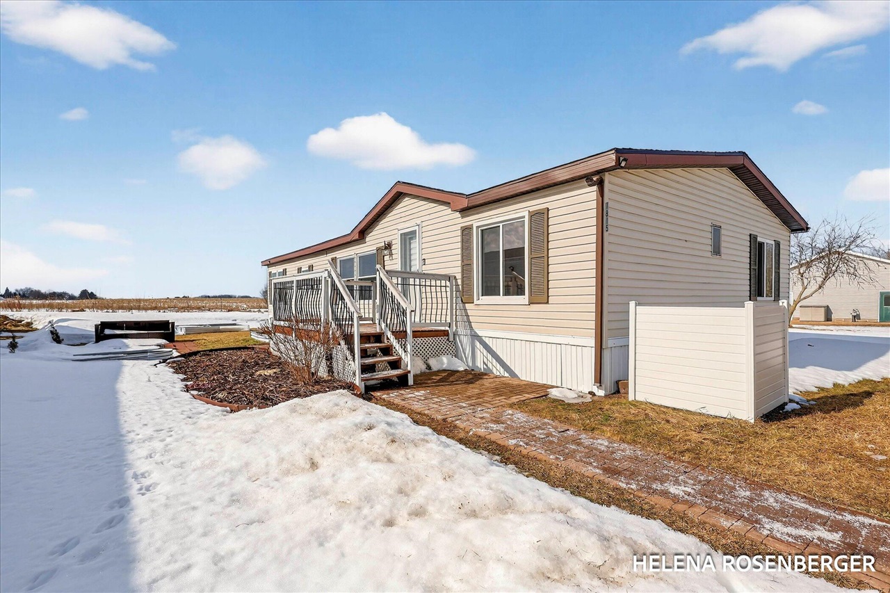 1815 Daisy Lane, Kent City, MI, 49330