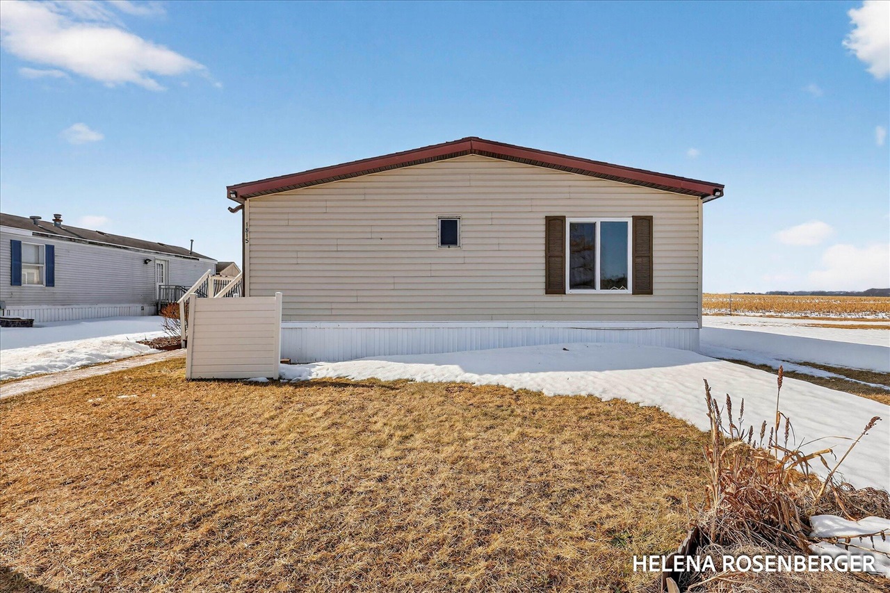 1815 Daisy Lane, Kent City, MI, 49330