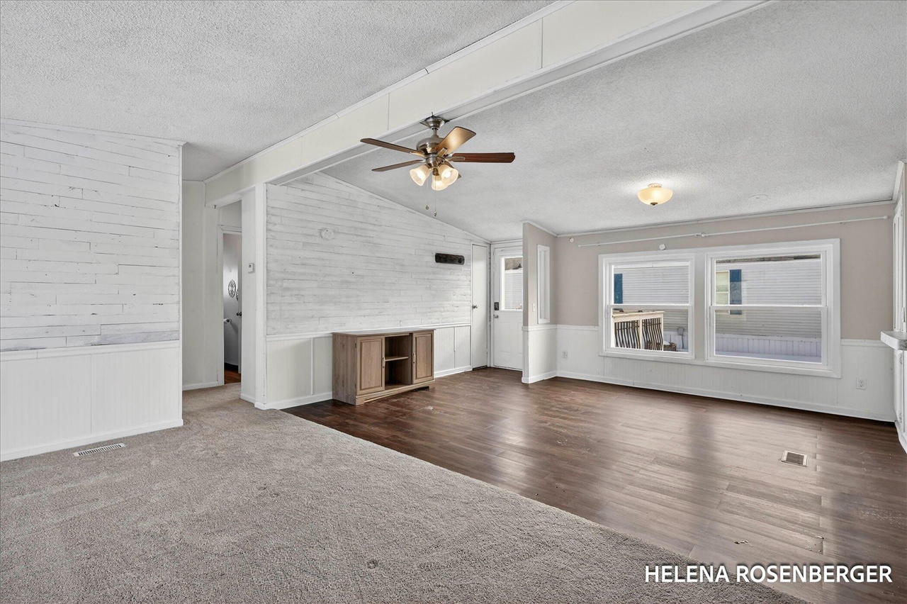 1815 Daisy Lane, Kent City, MI, 49330