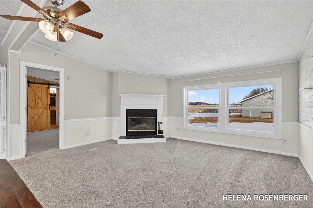 1815 Daisy Lane, Kent City, MI, 49330