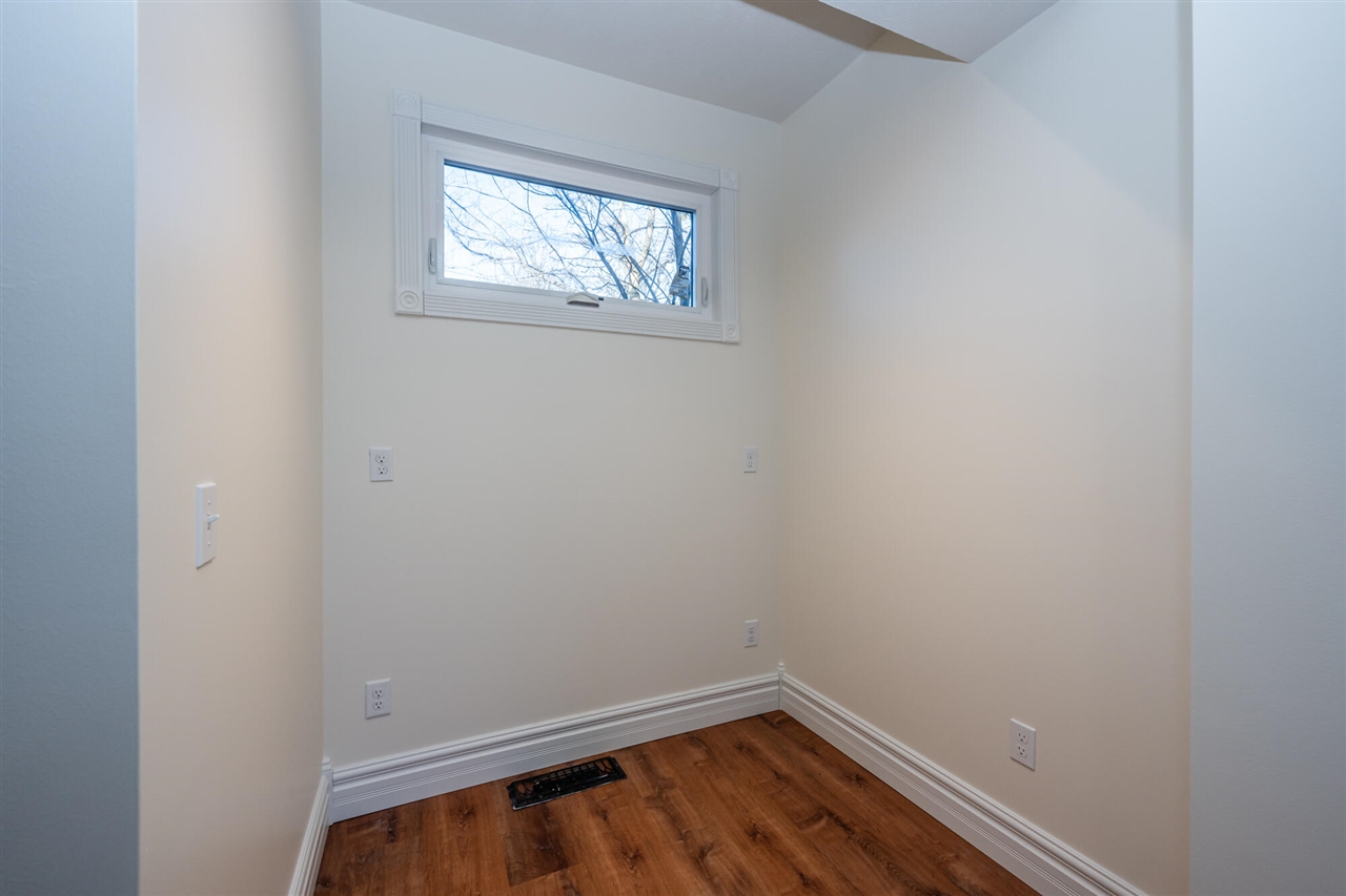 907 Market Street, Saint Joseph, MI, 49085-1324