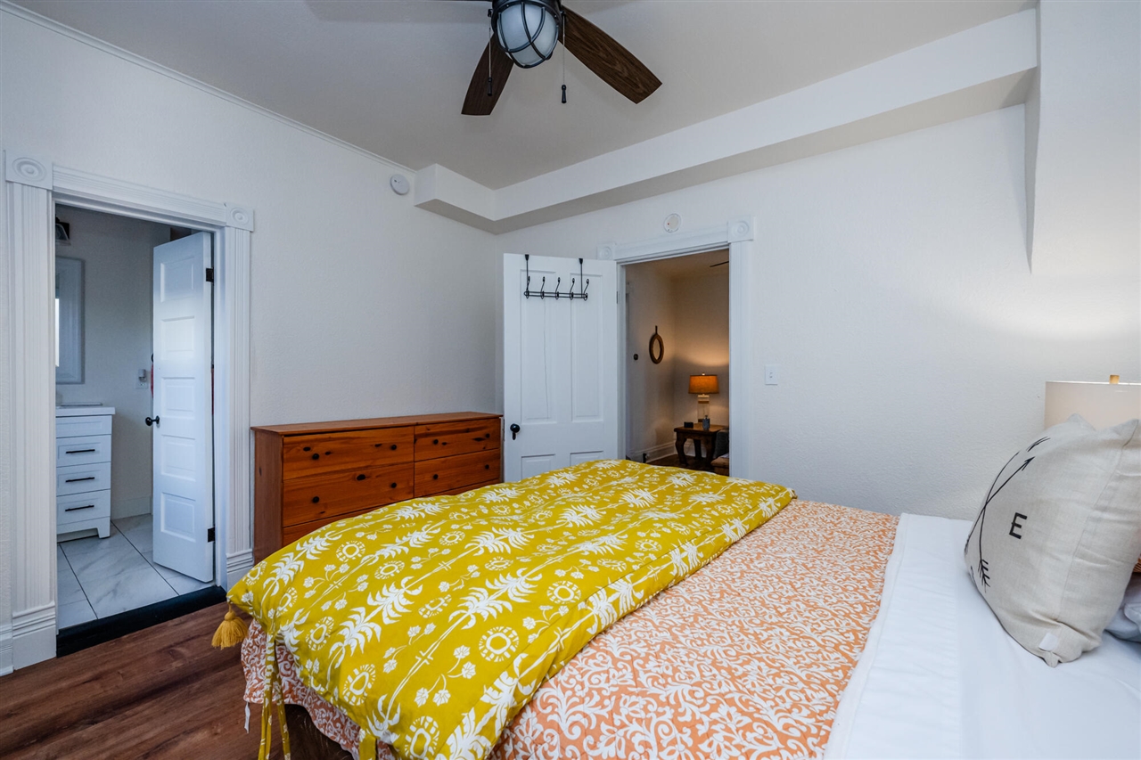 907 Market Street, Saint Joseph, MI, 49085-1324