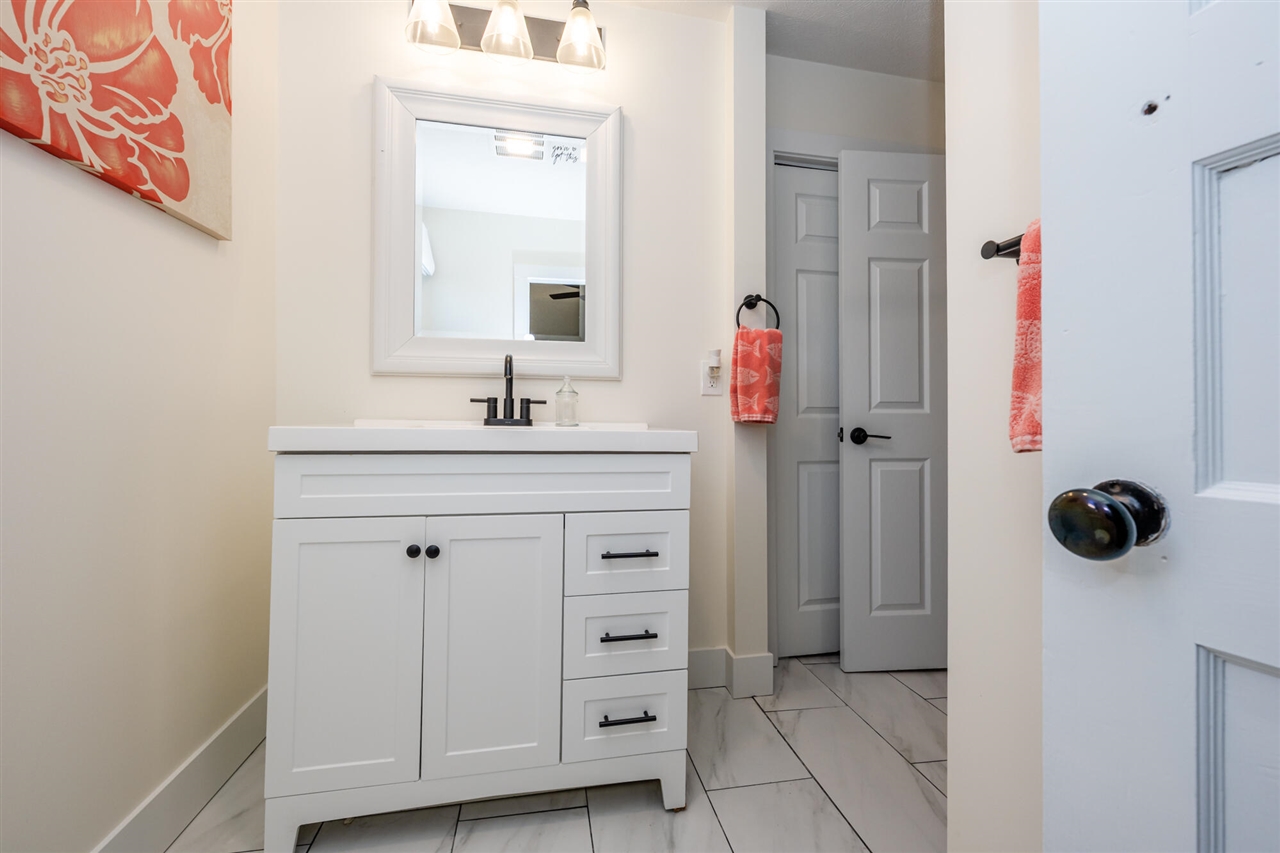 907 Market Street, Saint Joseph, MI, 49085-1324