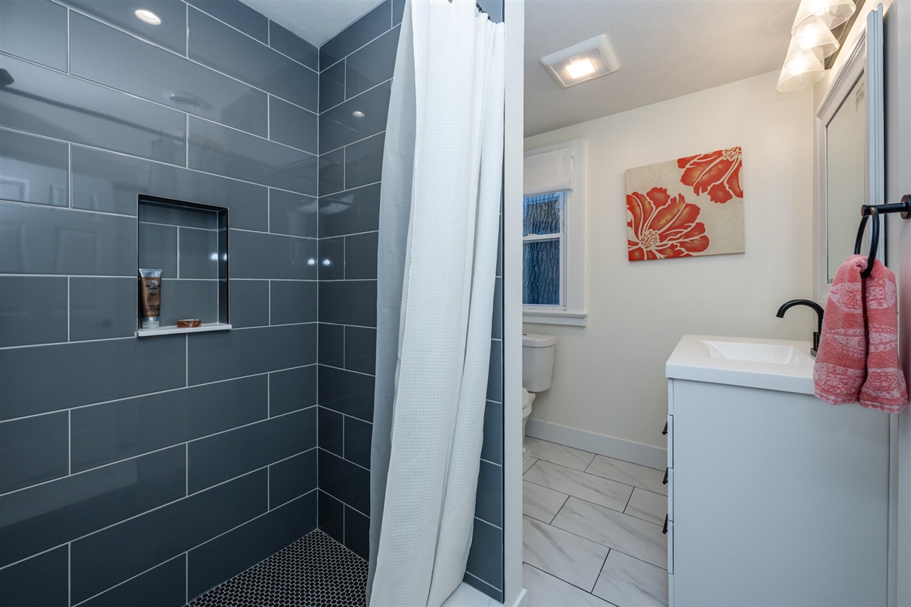 907 Market Street, Saint Joseph, MI, 49085-1324