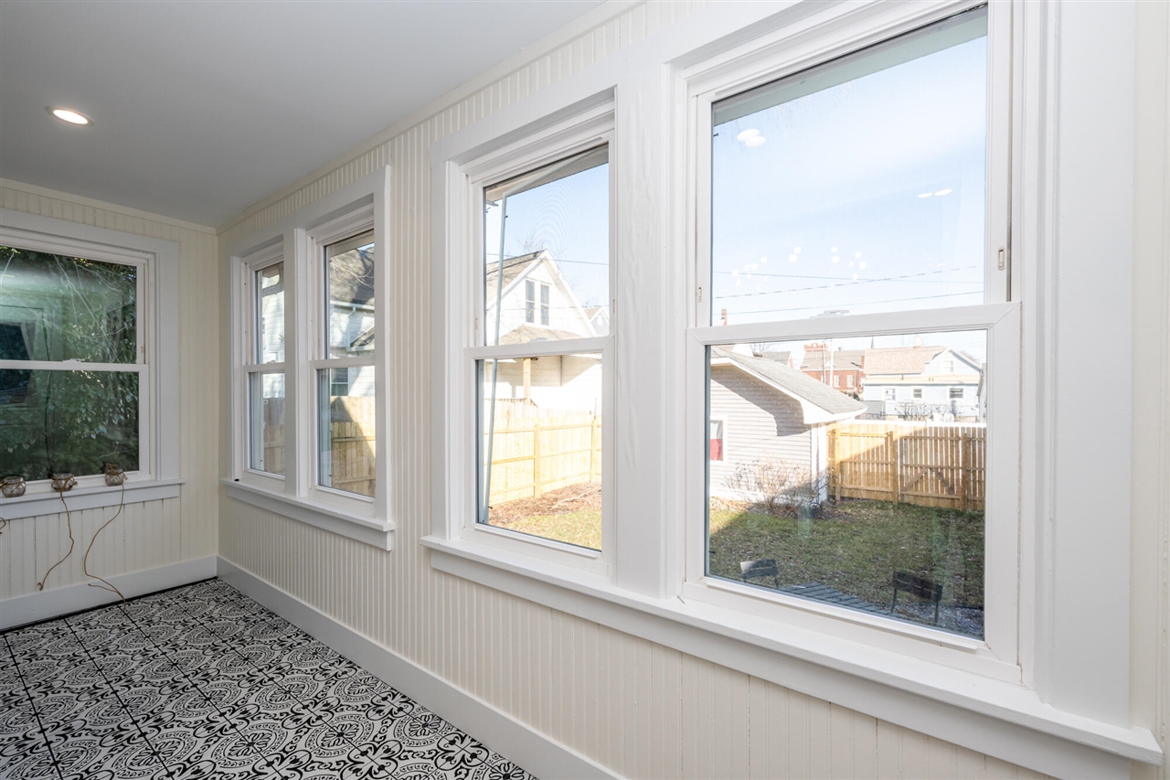 907 Market Street, Saint Joseph, MI, 49085-1324