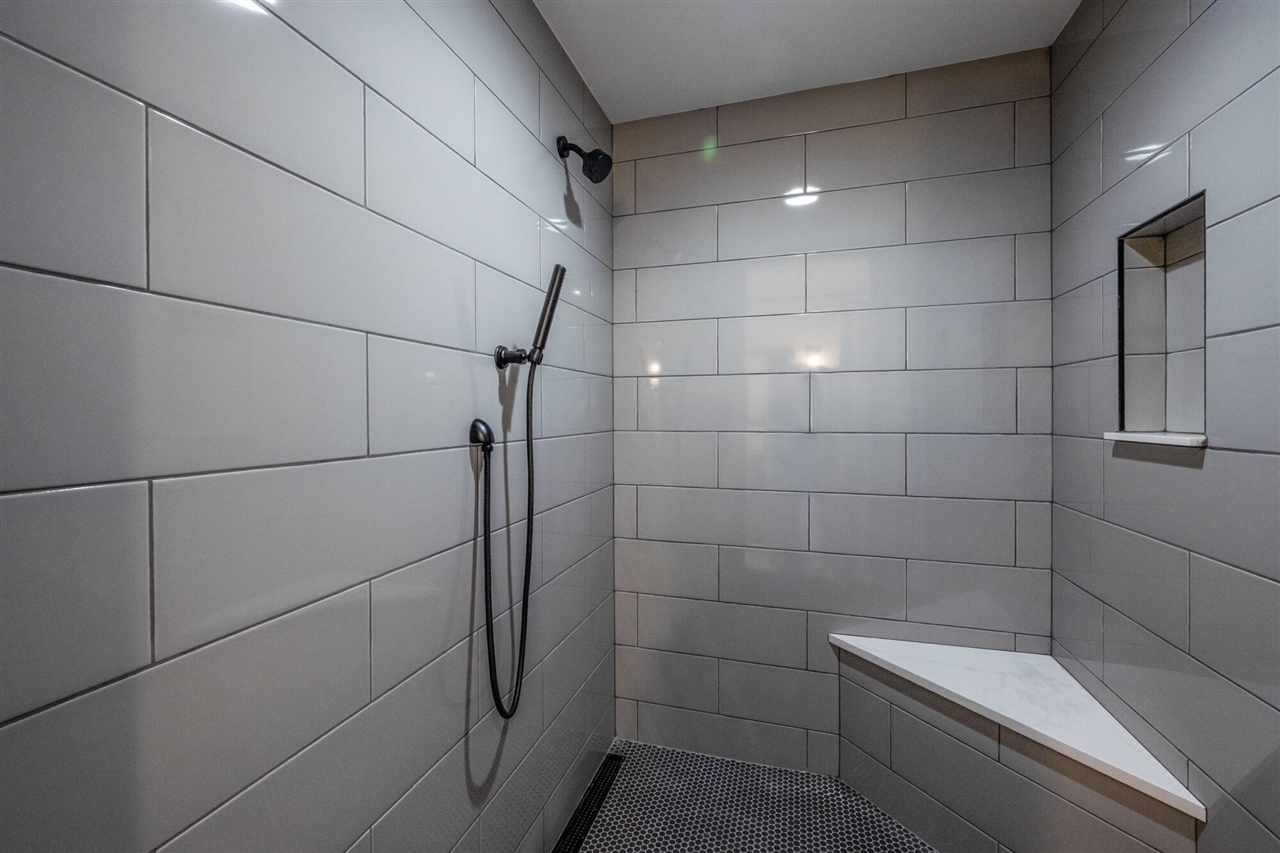 907 Market Street, Saint Joseph, MI, 49085-1324