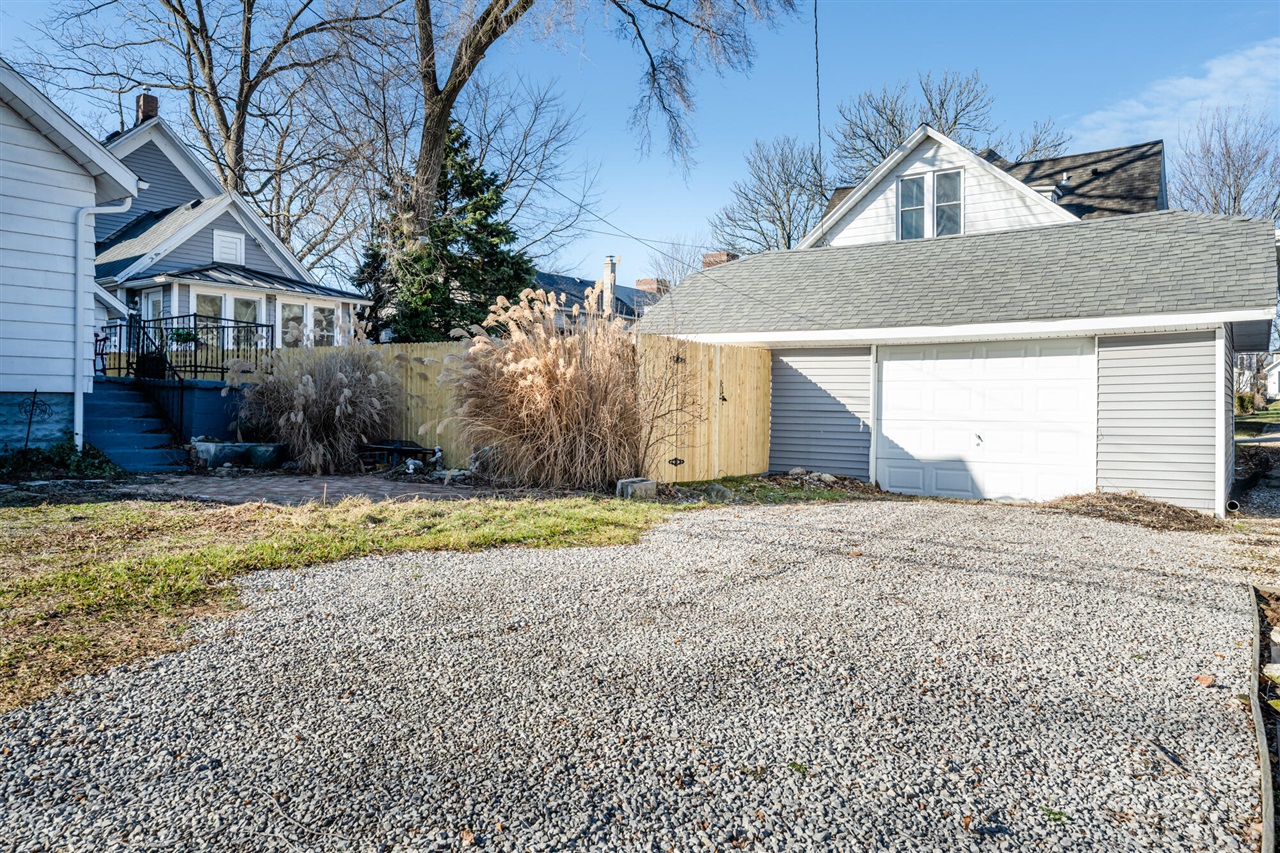 907 Market Street, Saint Joseph, MI, 49085-1324