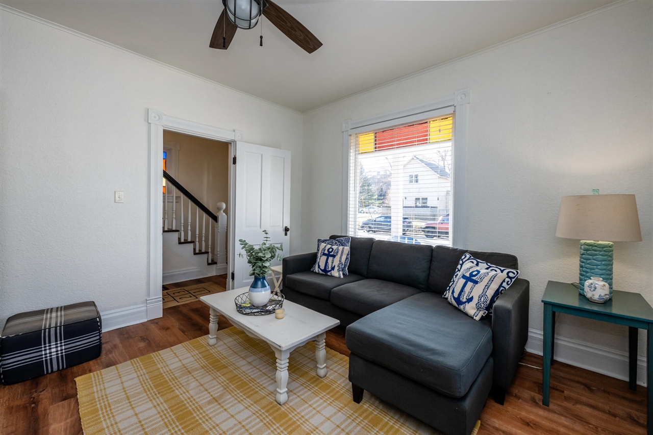 907 Market Street, Saint Joseph, MI, 49085-1324