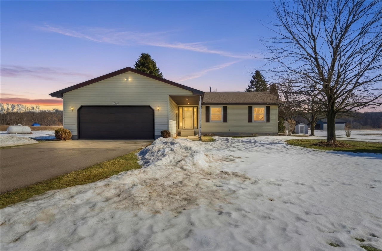 Homes for sale in Gregory, MI | 16551 Mi State Road 36, Gregory, MI 48137 | MLS# 70515590