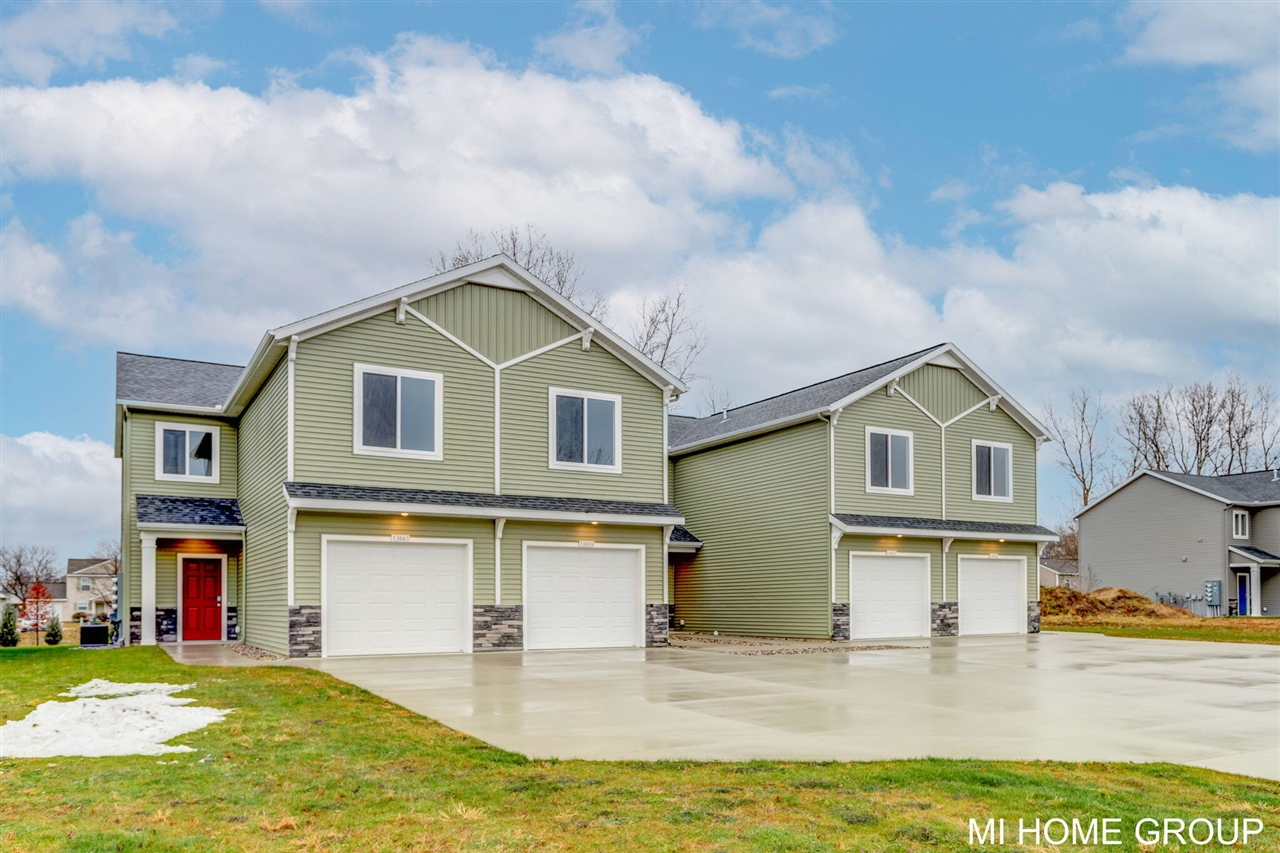 13662 Signature Drive, Holland, MI, 49424-7276