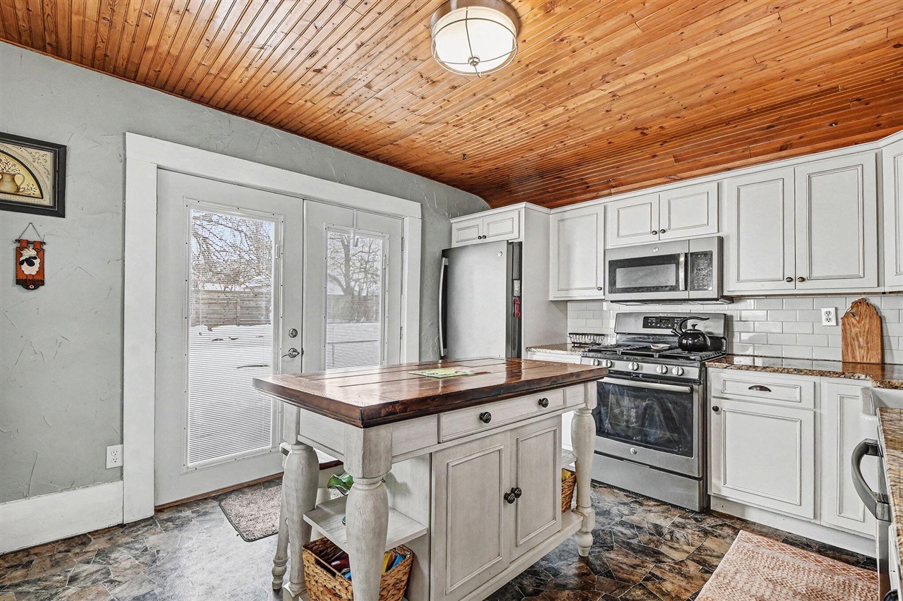 616 S Broas Street, Belding, MI, 48809-1913