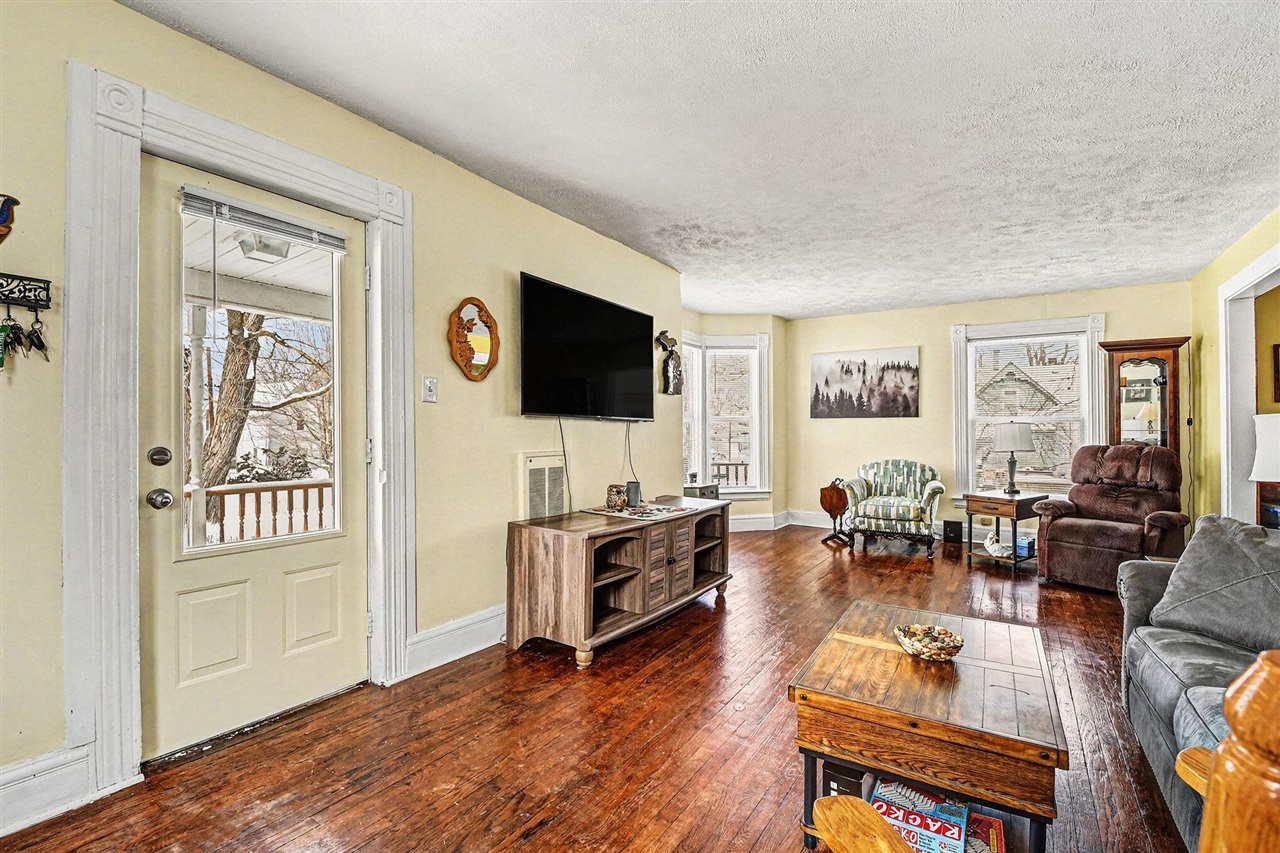 616 S Broas Street, Belding, MI, 48809-1913