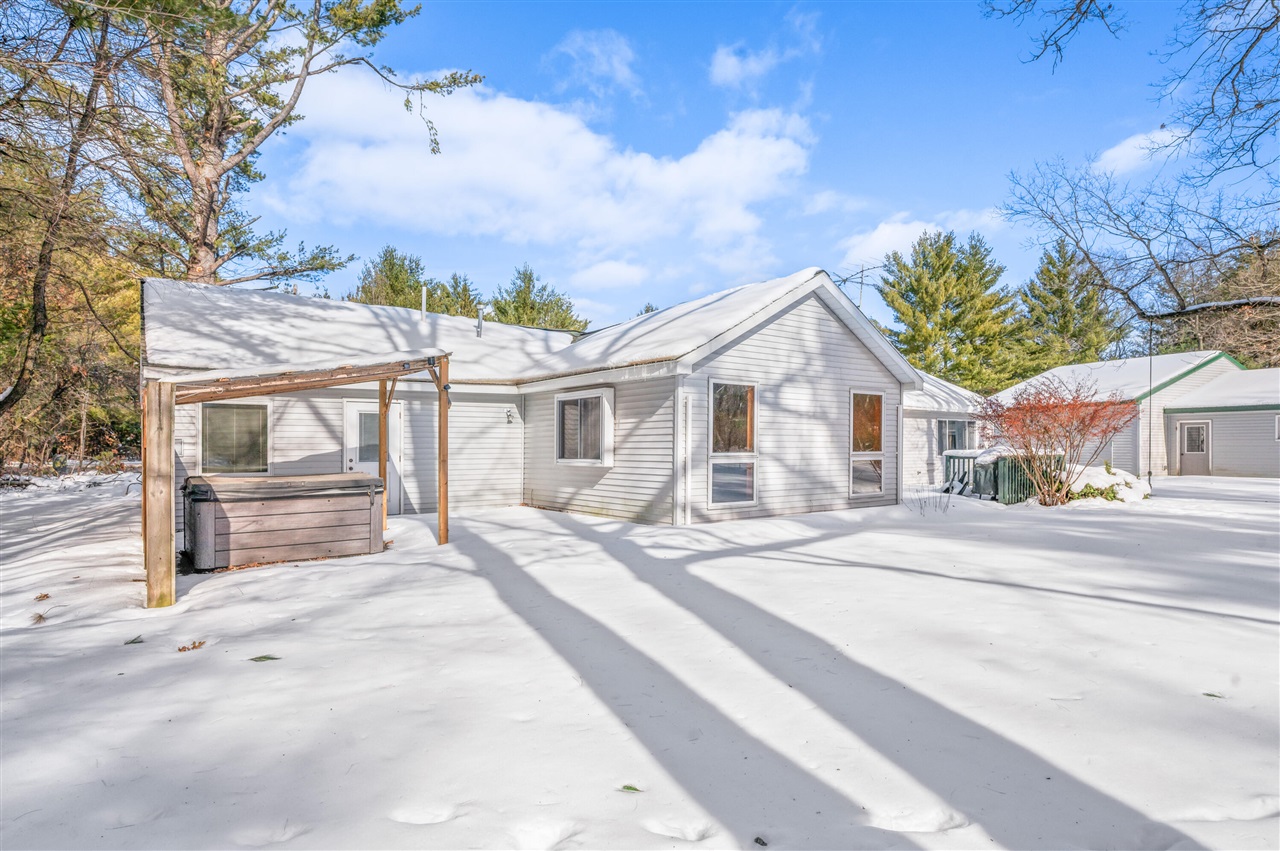 19055 12 Mile Road, Big Rapids, MI, 49307