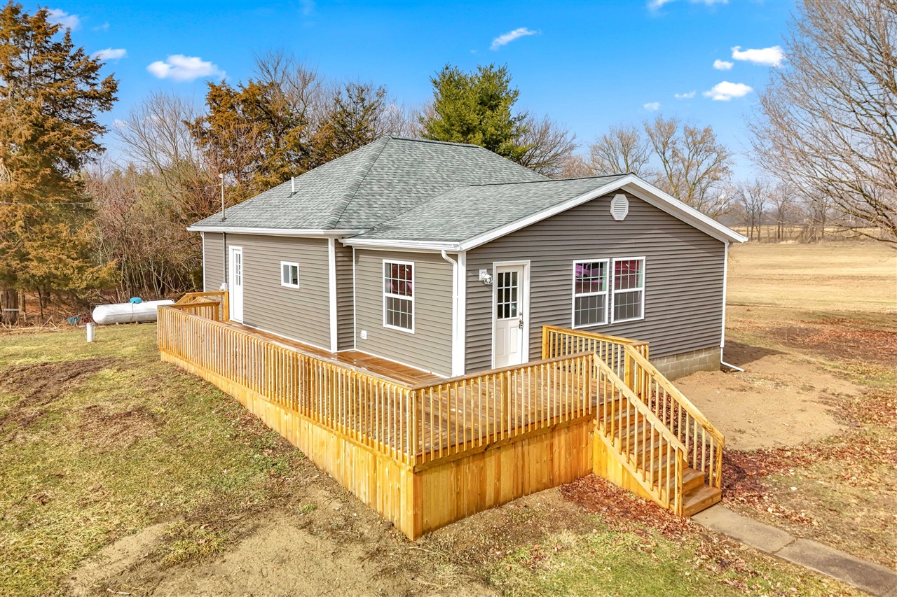 10191 Wood Road, North Adams, MI, 49262-9752