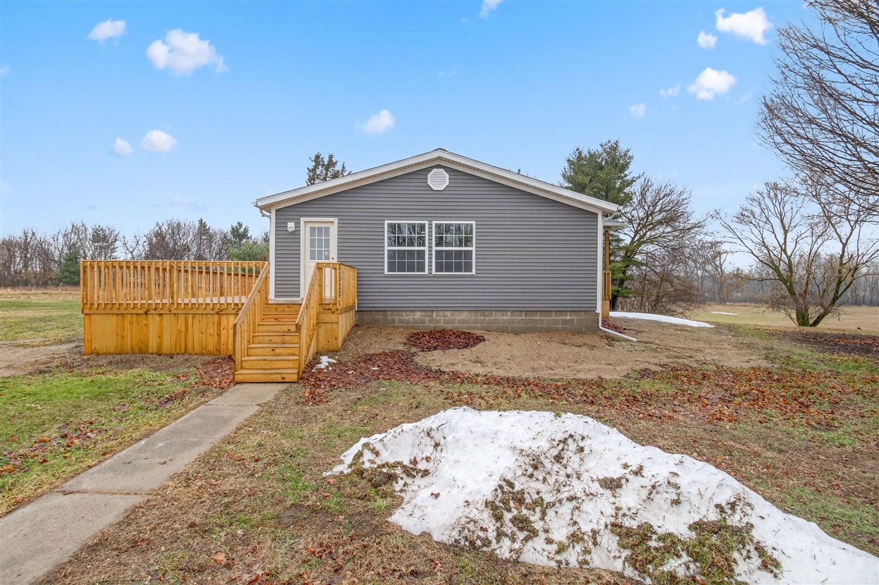 10191 Wood Road, North Adams, MI, 49262-9752