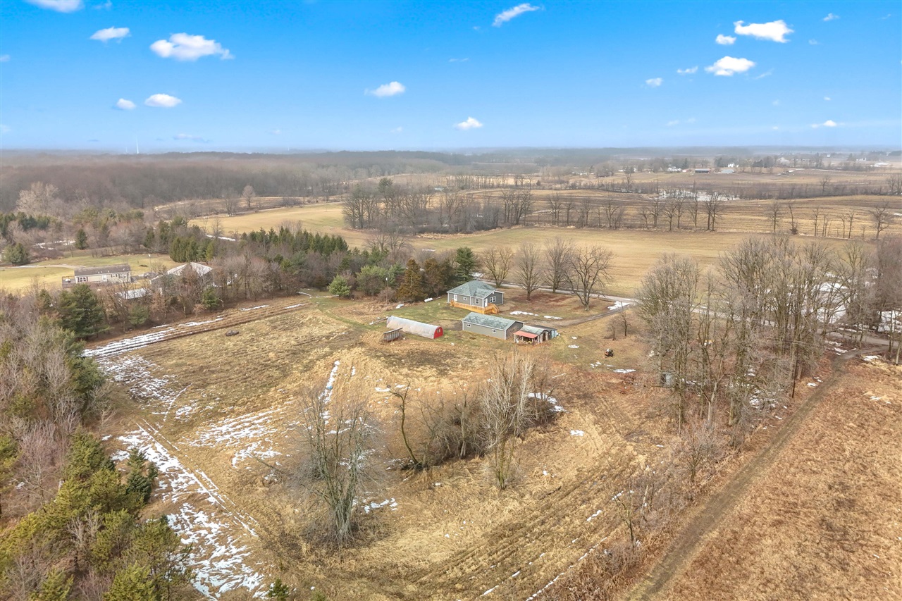 10191 Wood Road, North Adams, MI, 49262-9752