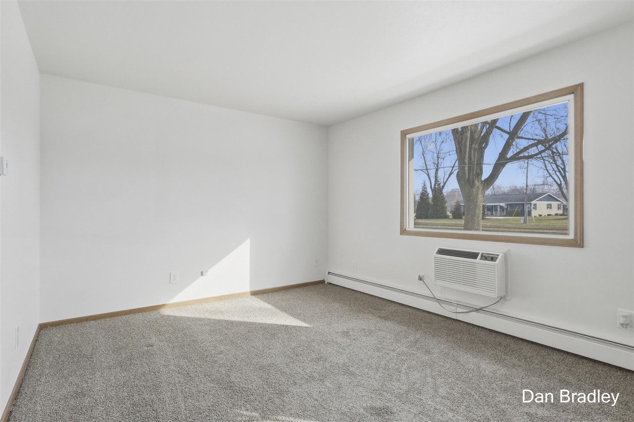 777 Andover photo 15