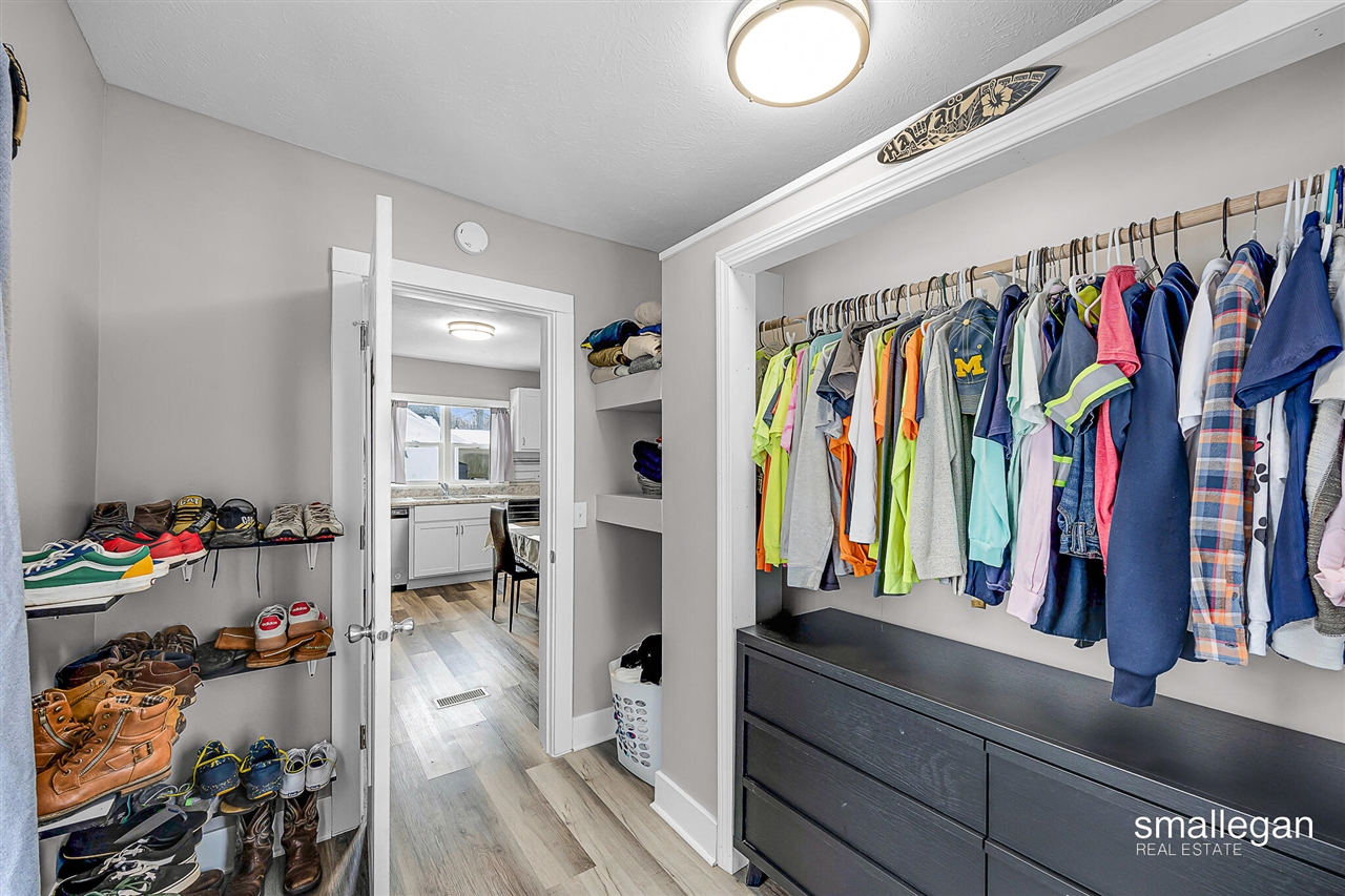 1584 Carlton Street photo 12