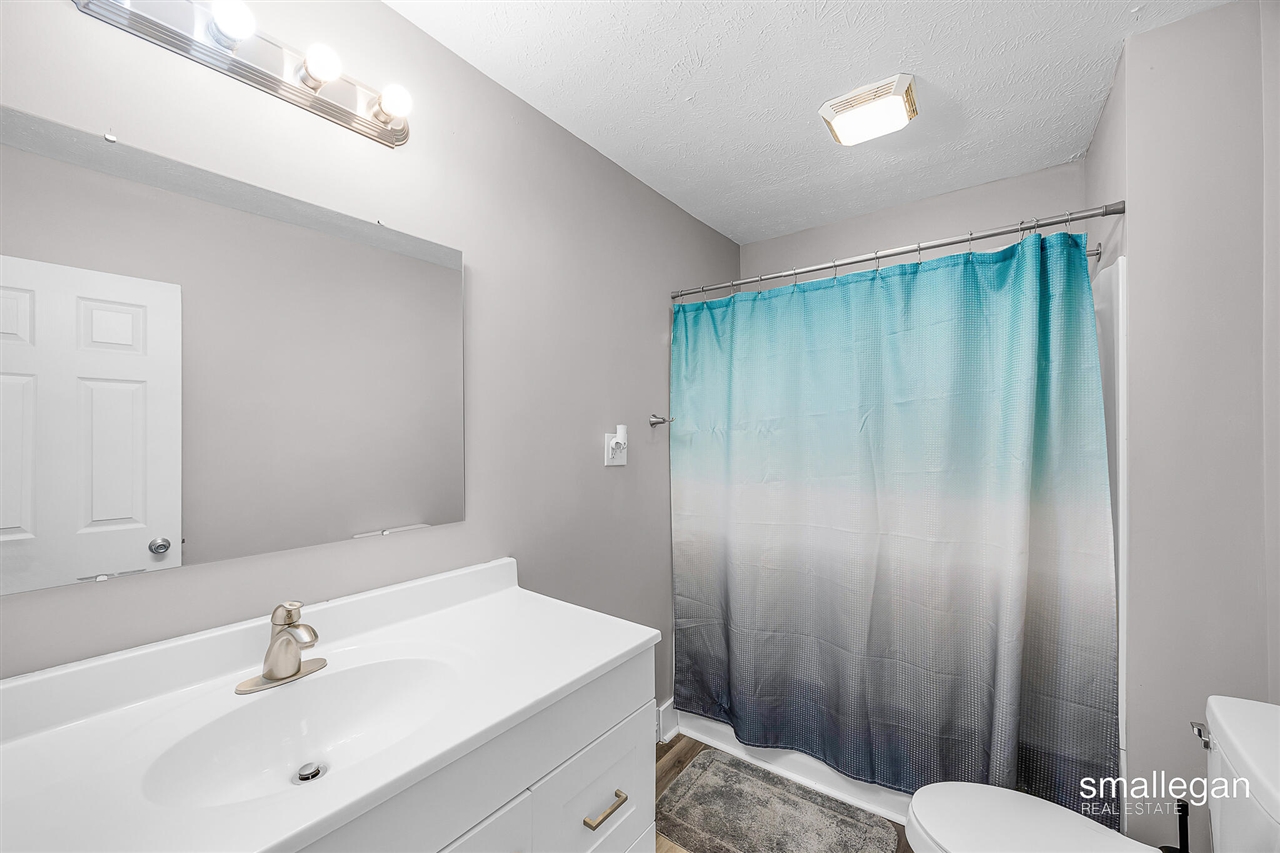 1584 Carlton Street photo 13