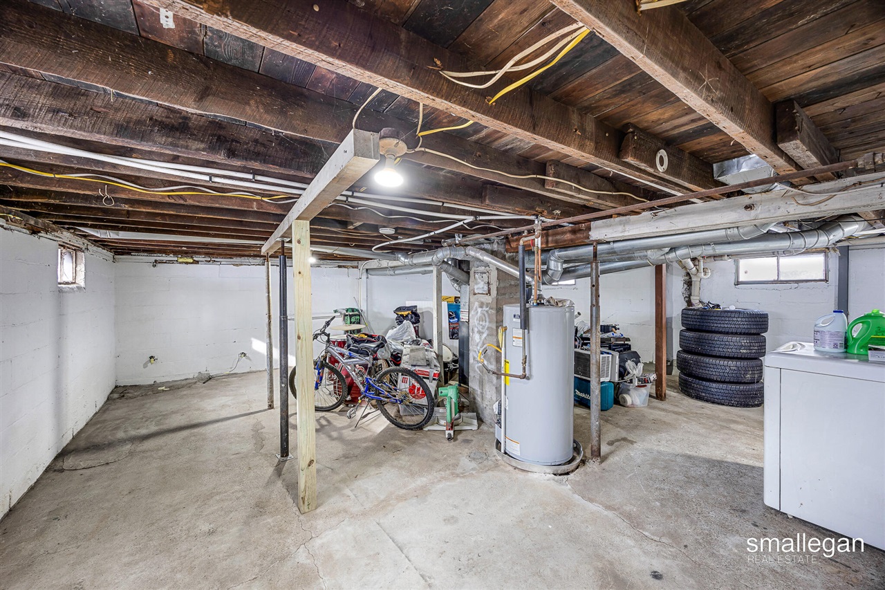 1584 Carlton Street photo 14