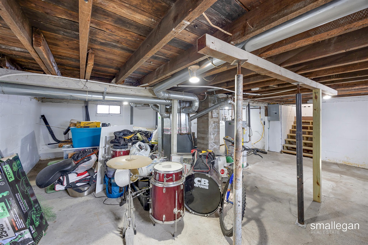 1584 Carlton Street photo 15