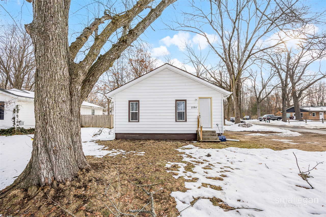 1584 Carlton Street photo 17