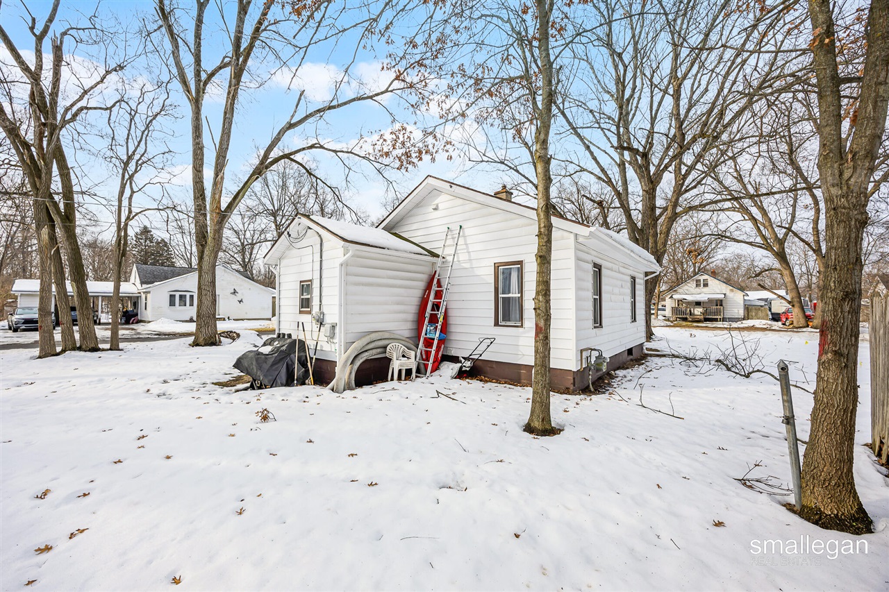 1584 Carlton Street photo 21