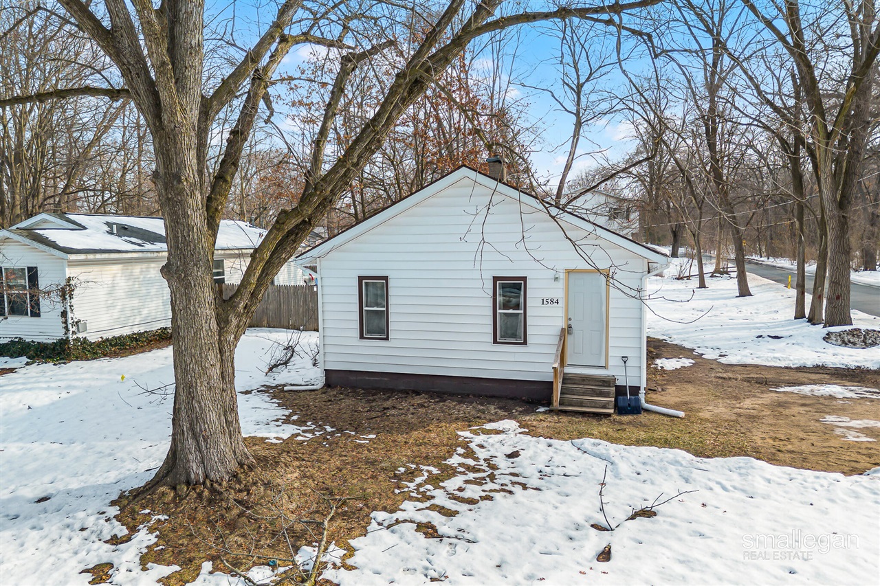 1584 Carlton Street photo 27